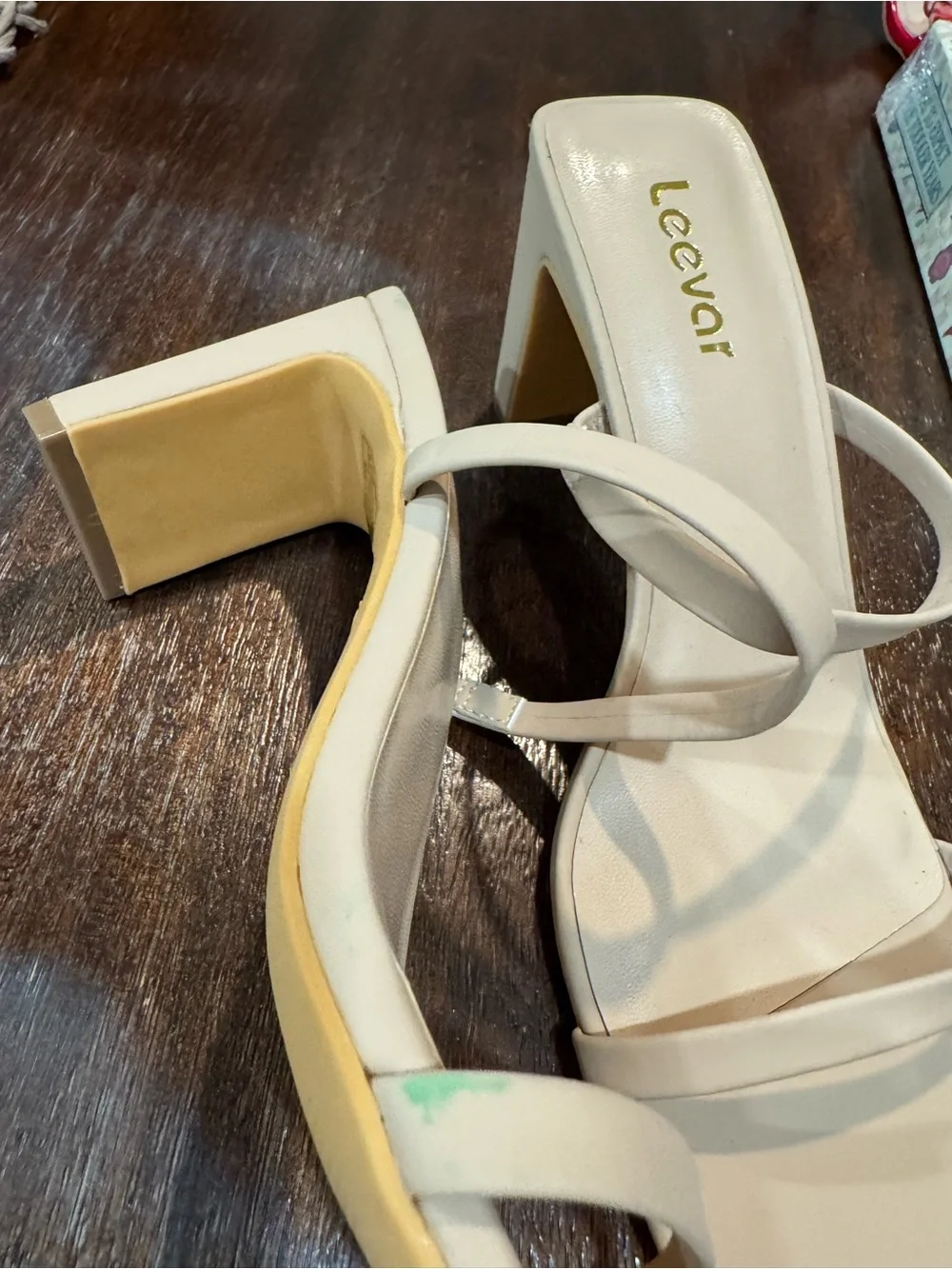 Leevor beige slide